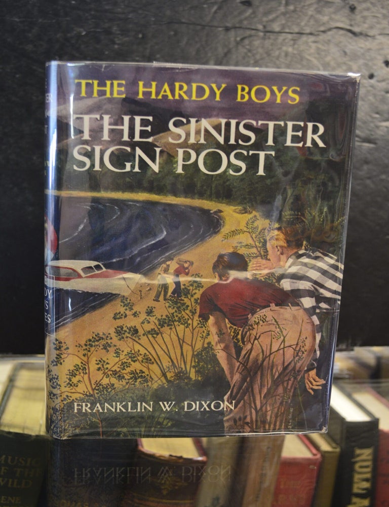 Item #78347 The Hardy Boys #15: The Sinister Sign Post. Franklin W. Dixon.