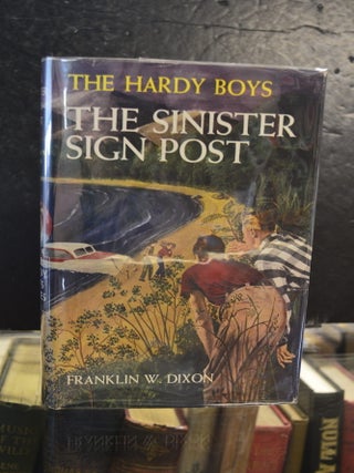 The Hardy Boys #15: The Sinister Sign Post