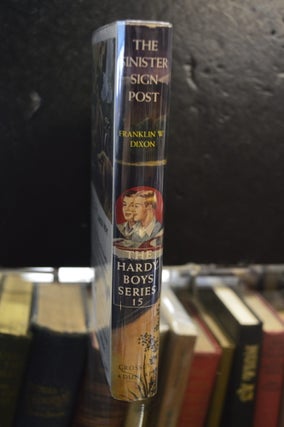 The Hardy Boys #15: The Sinister Sign Post
