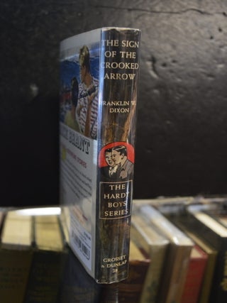 The Hardy Boys #28: The Sign of the Crooked Arrow